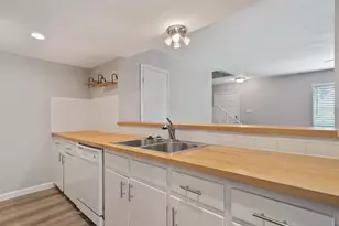 1813 Woodland Ave, Austin, TX 78741 - Photo 10