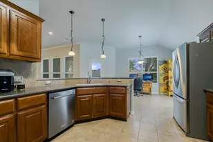 445 Manchester Ln, Austin, TX 78737 - Photo 10