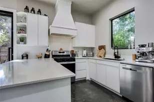 706 Valdez St, Austin, TX 78741 - Photo 12