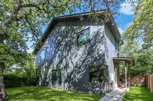 706 Valdez St, Austin, TX 78741 - Photo 2