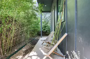 706 Valdez St, Austin, TX 78741 - Photo 32