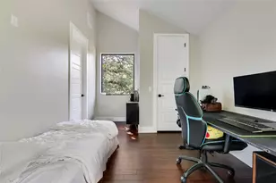 706 Valdez St, Austin, TX 78741 - Photo 20
