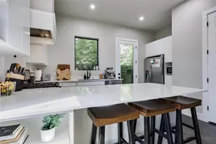706 Valdez St, Austin, TX 78741 - Photo 14