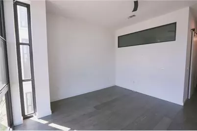 800 Embassy Drive #405, Austin, TX 78702 - Photo 8