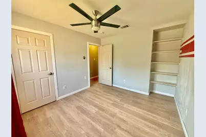 305 Maple Lane, Elgin, TX 78621 - Photo 6