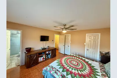 305 Maple Lane, Elgin, TX 78621 - Photo 10