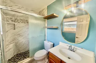 305 Maple Ln, Elgin, TX 78621 - Photo 12