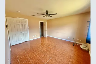 305 Maple Lane, Elgin, TX 78621 - Photo 4