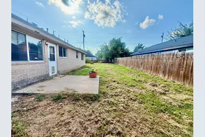 305 Maple Lane, Elgin, TX 78621 - Photo 12