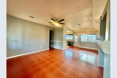 305 Maple Lane, Elgin, TX 78621 - Photo 4