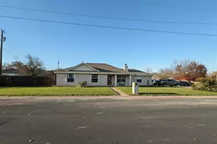 305 Maple Ln, Elgin, TX 78621 - Photo 1