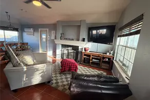 305 Maple Ln, Elgin, TX 78621 - Photo 4