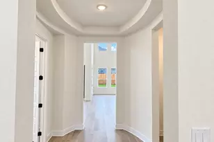 204 Medallion St, Liberty Hill, TX 78642 - Photo 2