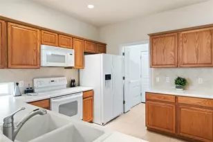 104 Keystone Cove, Georgetown, TX 78633 - Photo 14