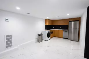 2416 E 10th St, Austin, TX 78702 - Photo 4