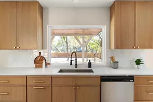 8121 Greenslope Dr, Austin, TX 78759 - Photo 6