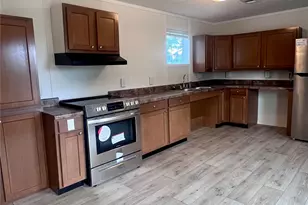121 Kiowa Dr, Smithville, TX 78957 - Photo 6