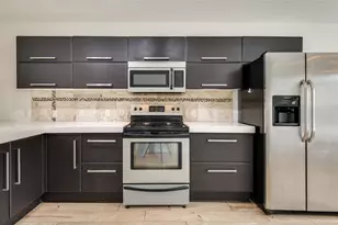 1101 Grove Blvd, Austin, TX 78741 - Photo 2