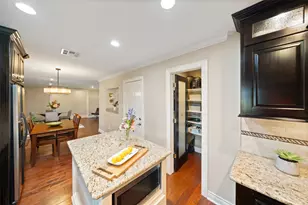 2523 Droxford Dr, Houston, TX 77008 - Photo 18