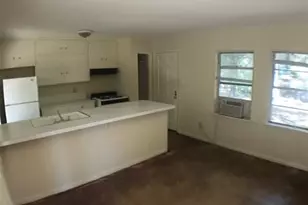 917 Keith Ln, Austin, TX 78705 - Photo 2