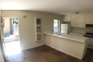 917 Keith Ln, Austin, TX 78705 - Photo 4