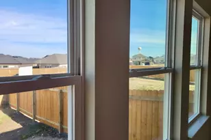 515 War Admiral Dr, Jarrell, TX 76537 - Photo 4