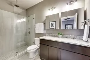 2204 E 13th St, Austin, TX 78702 - Photo 12