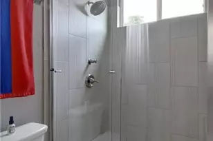 2204 E 13th St, Austin, TX 78702 - Photo 32