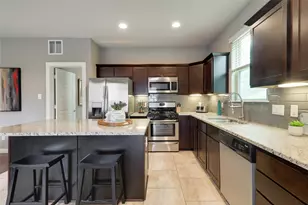 2204 E 13th St, Austin, TX 78702 - Photo 10