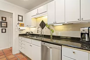 5902 Mountainclimb Dr, Austin, TX 78731 - Photo 14