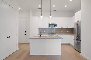 800 Embassy Dr, Austin, TX 78702 - Photo 2