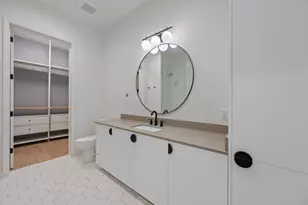 800 Embassy Dr, Austin, TX 78702 - Photo 16