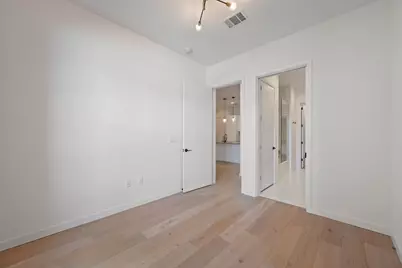 800 Embassy Drive #322, Austin, TX 78702 - Photo 14