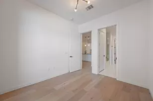 800 Embassy Dr, Austin, TX 78702 - Photo 14