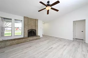 404 Northwood Dr, Georgetown, TX 78628 - Photo 4