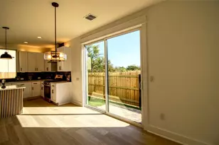 2608 Bristol Dr, Austin, TX 78723 - Photo 10