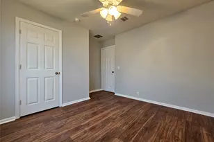 580 Hometown Pkwy, Kyle, TX 78640 - Photo 30