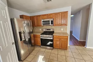 580 Hometown Pkwy, Kyle, TX 78640 - Photo 12