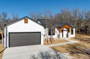 165 Nuuanu Ln, Bastrop, TX 78602 - Photo 4