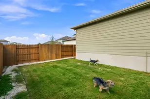 9207 Looksee Ln, Austin, TX 78744 - Photo 26