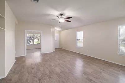 1002 W South Street, Leander, TX 78641 - Photo 10