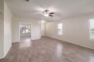 1002 W South St, Leander, TX 78641 - Photo 10