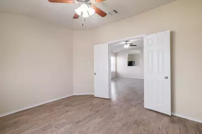 1002 W South Street, Leander, TX 78641 - Photo 12