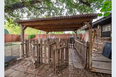 112 Hasler Street, Bastrop, TX 78602 - Photo 30