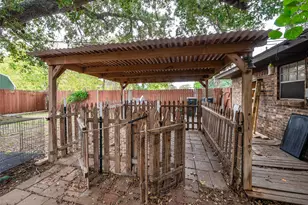 112 Hasler St, Bastrop, TX 78602 - Photo 30