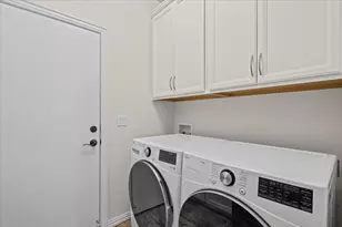 37 Pillow Rd, Austin, TX 78745 - Photo 16