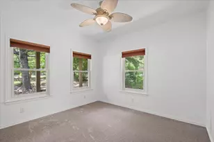 37 Pillow Rd, Austin, TX 78745 - Photo 12
