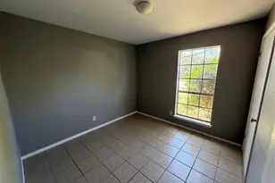 2002 Covered Wagon Pass, Austin, TX 78744 - Photo 8