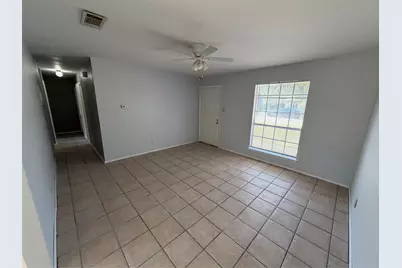 2002 Covered Wagon Pass, Austin, TX 78744 - Photo 4