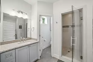 3019 Lyons Rd, Austin, TX 78702 - Photo 12